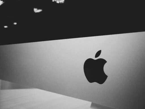 Apple, tra Watch e nuovi Macbook